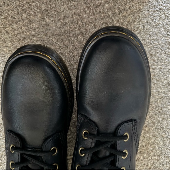 * new* Dr. Martens Women’s  Zavala Black Leather Boots Size us 9 New no box - Picture 3 of 8